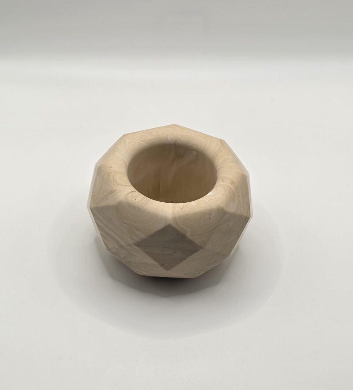 Pot facetté marbré beige